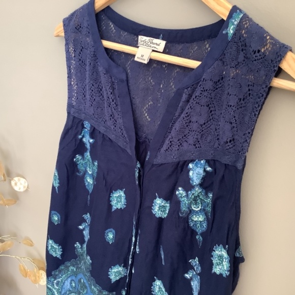 Lucky Brand Sleeveless button Down top - Picture 6 of 9